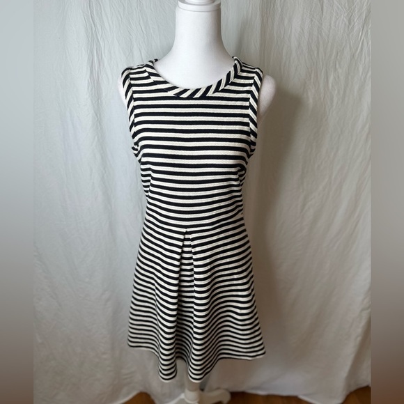 Madewell Dresses & Skirts - Madewell Stripe Afternoon 100% Cotton Knit Dress Size Medium